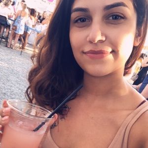 Meet your Posher, Alessandra